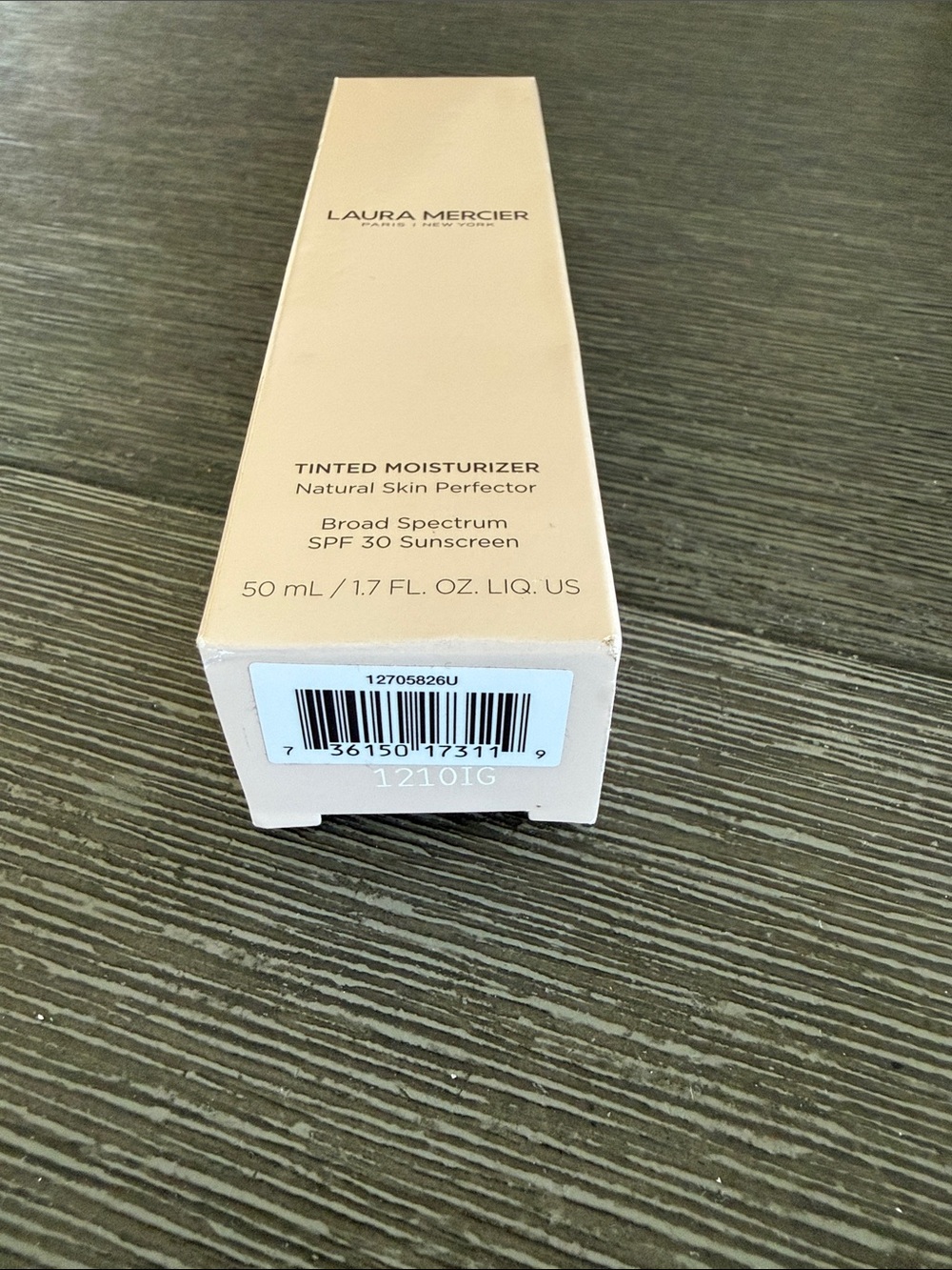 Laura Mercier Tinted Moisturizer Natural Skin Perfector 6W1 Ganache - Picture 6 of 6